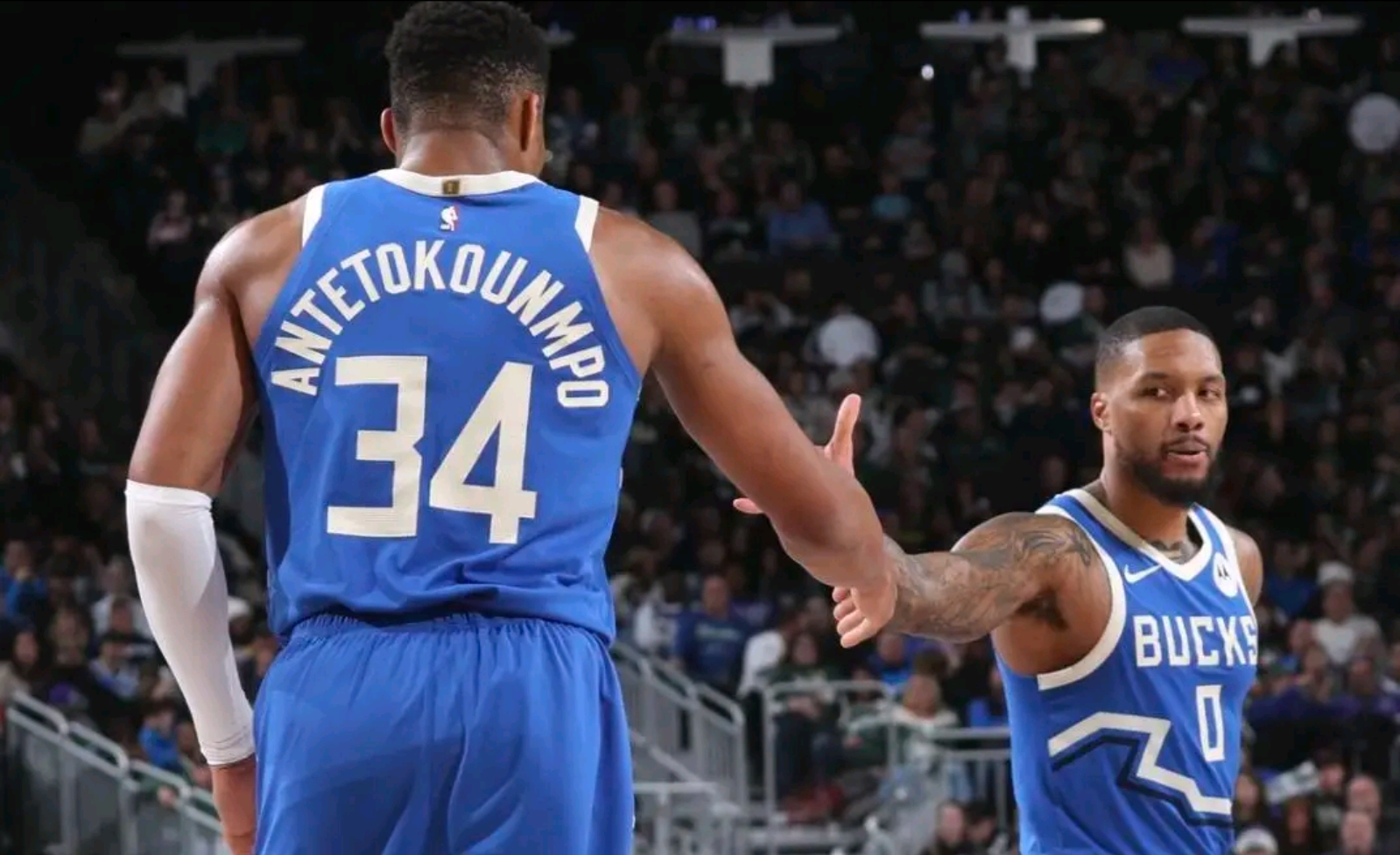 西亚卡姆迎来十二赛季出色发挥，FPX观众热烈欢呼！