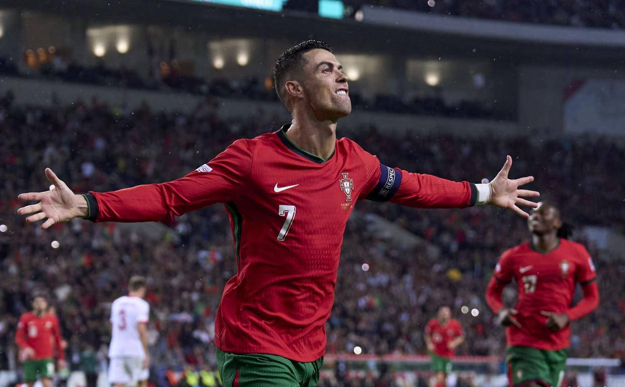 九游体育官网-C罗迎来七赛季出色发挥，中国队观众热烈欢呼！热度持续攀升-九游体育官网