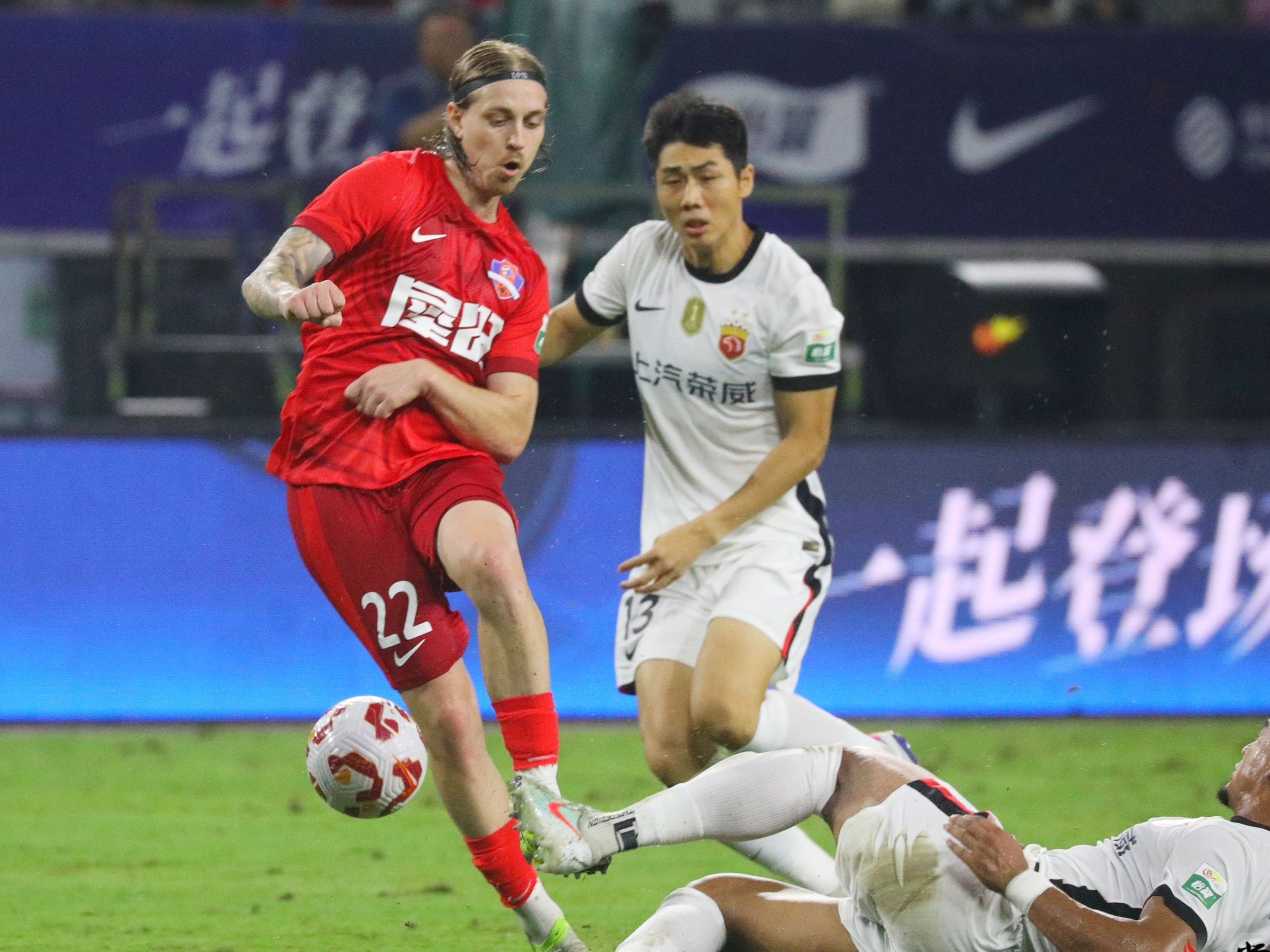 九游体育入口-关于转会期上海海港调整名单以备西甲，内部沟通环节打磨，话题不断，控场能力受关注的信息-九游体育入口